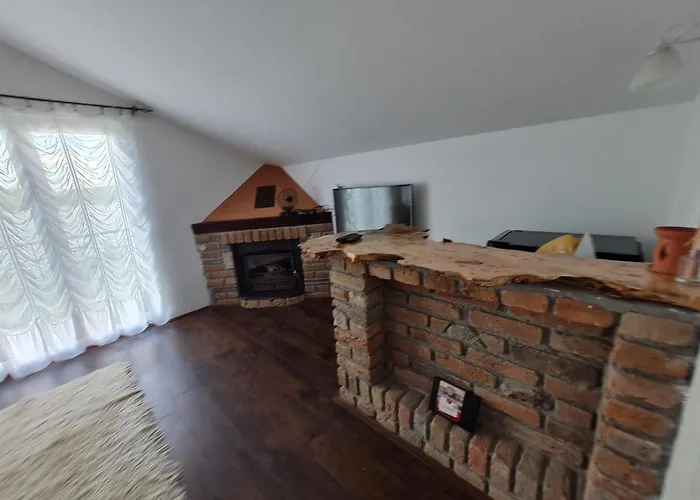 San Na Vodi فيلة سميديريفو