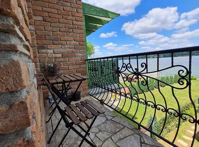 San Na Vodi سميديريفو