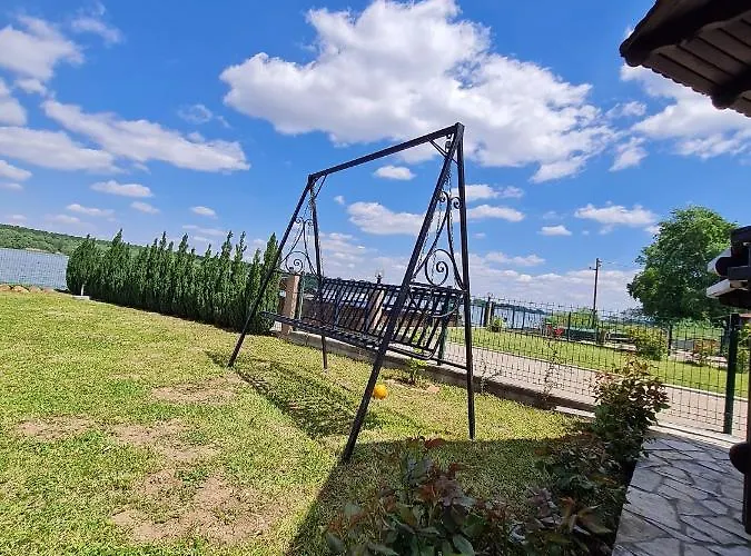 فيلة San Na Vodi