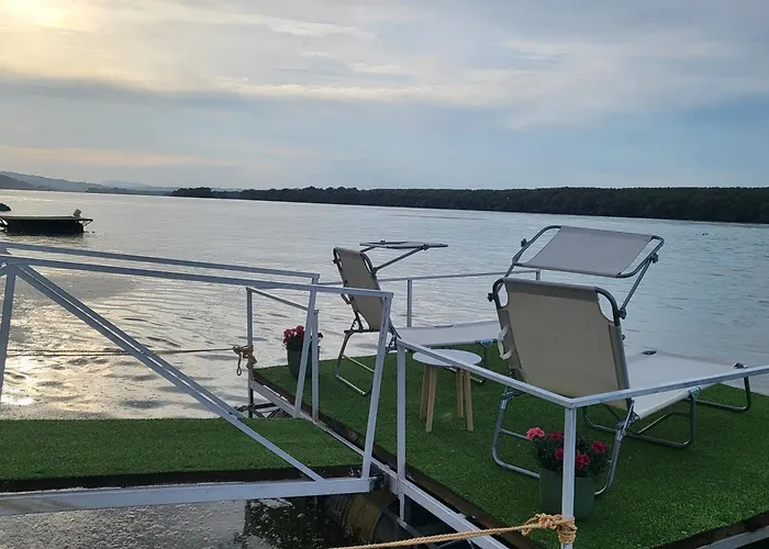 San Na Vodi سميديريفو